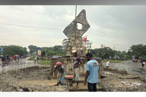 গণমাধ্যমে সংবাদ প্রকাশের পর বীরশ্রেষ্ঠ হামিদুর রহমানের ভাস্কর্য ভাঙা স্থগিত