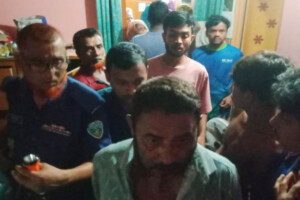চাঁদপুরে ডাকাতি: গৃহবধূ নিহত, আহত আরেকজন