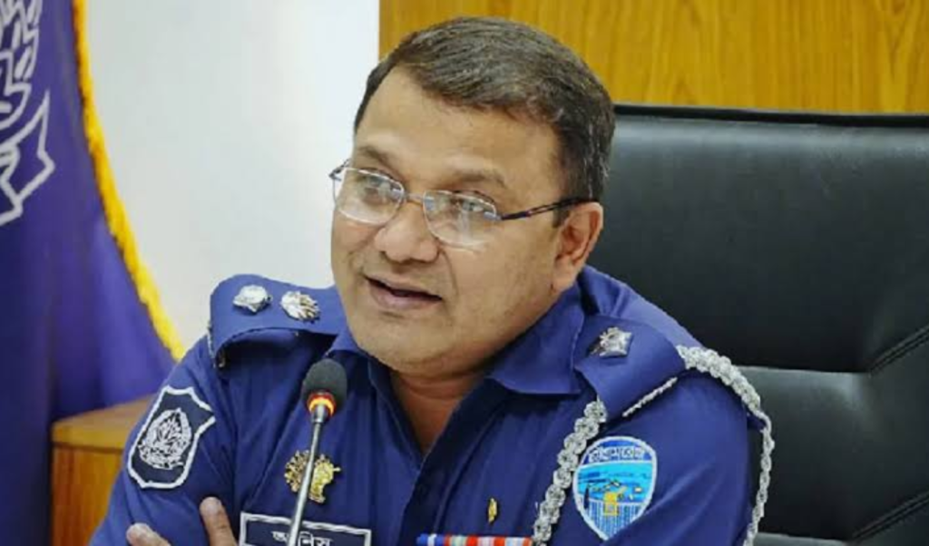 ছাত্রদল নেতার ওপর চটলেন কুমিল্লার এসপি ভিডিও ভাইরাল ছাত্রদল নেতার ওপর চটলেন কুমিল্লার এসপি, ভিডিও ভাইরাল