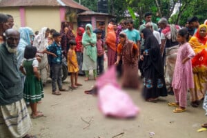 টয়লেটের ট্যাংকে মিলল স্কুলশিক্ষিকার মরদেহ