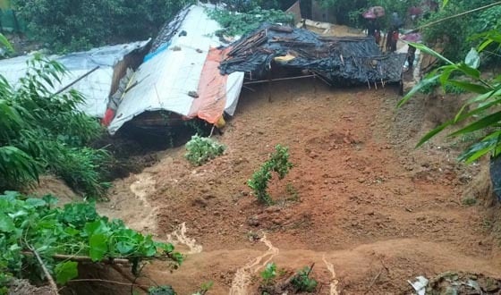 টানা বর্ষণে কক্সবাজারে পাহাড়ধস নিহত নারী শিশুসহ ৯ টানা বর্ষণে কক্সবাজারে পাহাড়ধস, নিহত নারী-শিশুসহ ৯