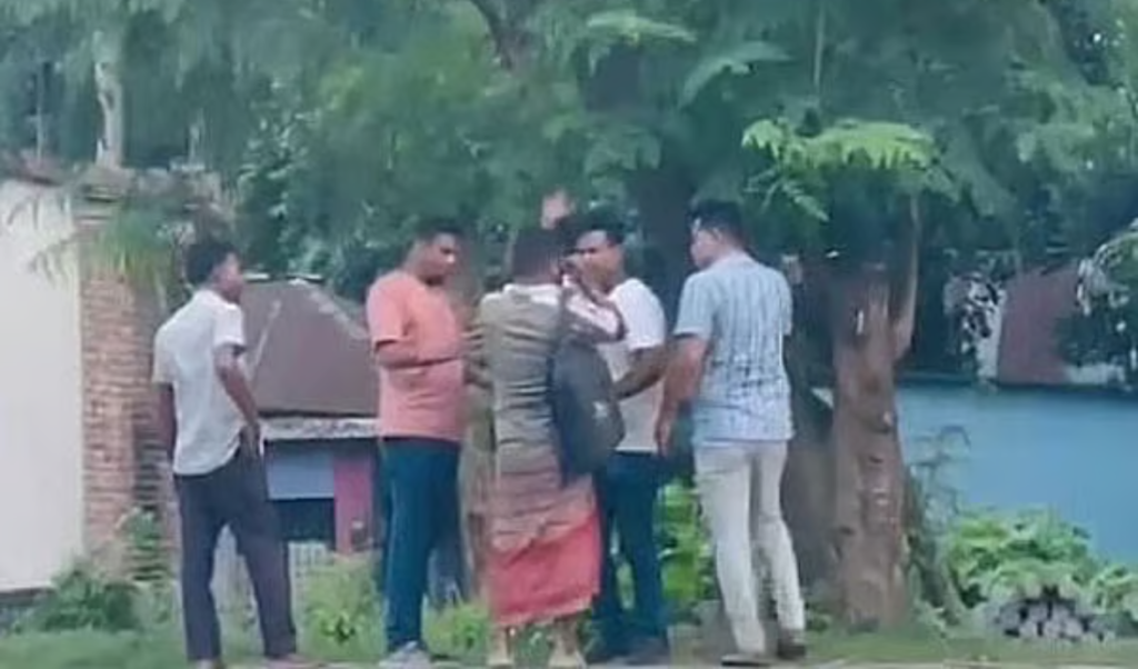 ডিবি হেফাজতে ছাত্রলীগ কর্মীর মৃত্যু মামলার এজাহারে ডিবির একের পর এক অসংগতি ডিবি হেফাজতে ছাত্রলীগ কর্মীর মৃত্যু, মামলার এজাহারে ডিবির একের পর এক অসংগতি