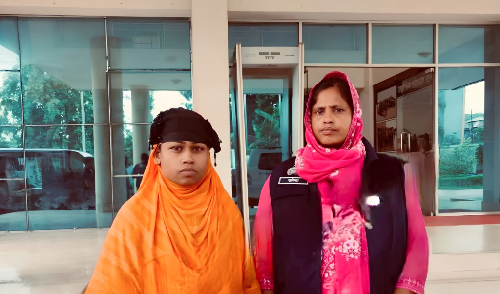থানার গ্রিল ভেঙে পালানো নারী আসামি কেরানীগঞ্জে গ্রেপ্তার থানার গ্রিল ভেঙে পালানো নারী আসামি কেরানীগঞ্জে গ্রেপ্তার