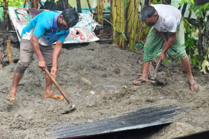দাম্পত্য কলহে ফাঁস হলো খুন, উঠান খুঁড়ে ইজিবাইকচালকের মরদেহ উদ্ধার