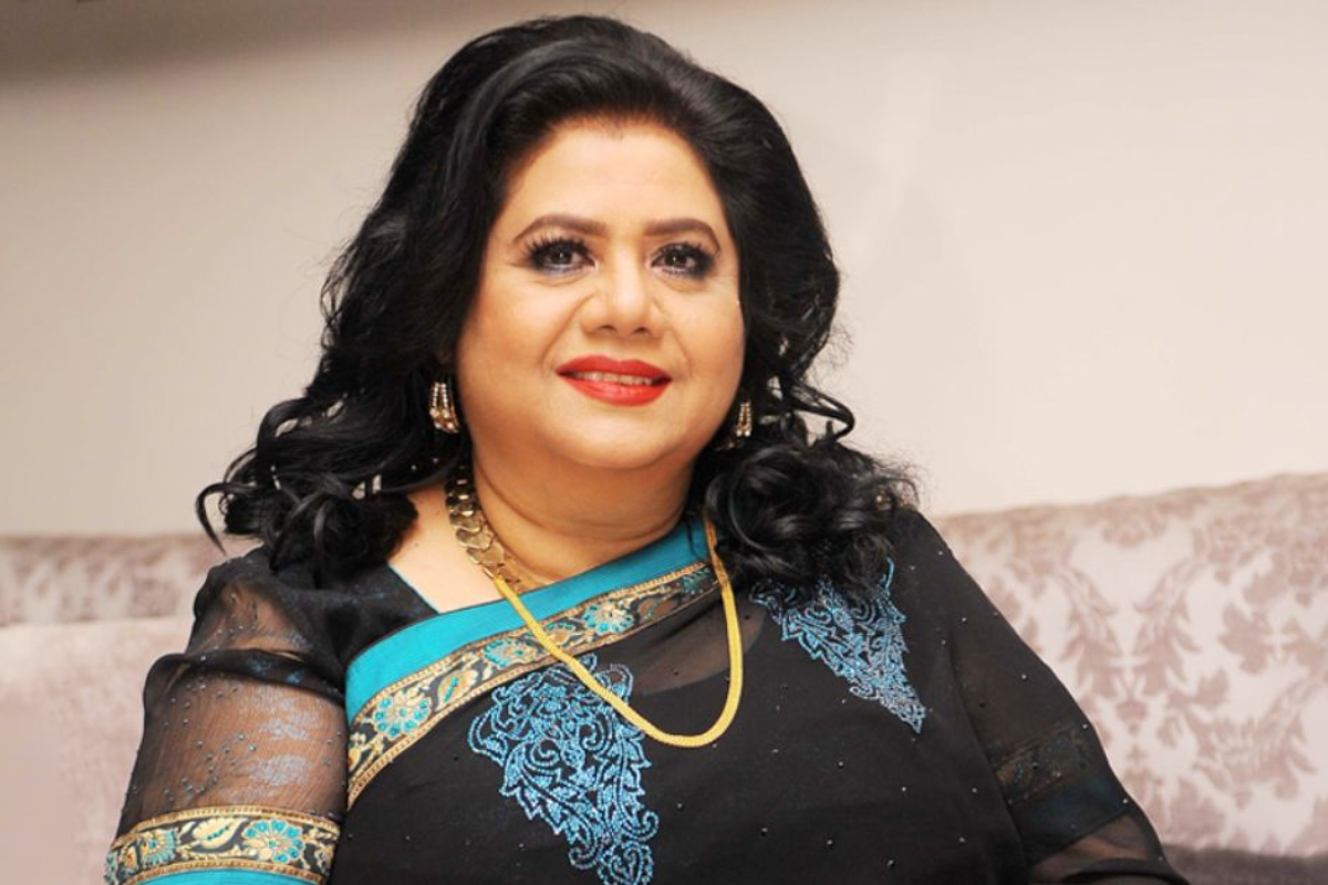 দেশের বন্যা পরিস্থিতিতে পিছিয়ে গেল রুনা লায়লার সম্মাননা অনুষ্ঠান