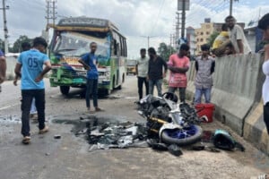ধামরাইয়ে বাসের ধাক্কায় দুই মোটরসাইকেল আরোহী নিহত