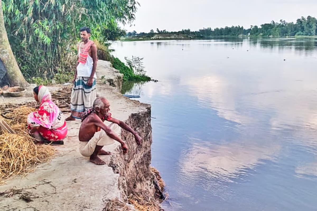 নদীগ্রাসে নিঃস্ব ভিটেমাটি: বগুড়ায় বাঙালি ও করতোয়ার ভাঙনে অস্তিত্ব সংকটে হাজারো মানুষ