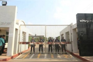 নারী বন্দি পালানোয় সাত কারারক্ষী সাময়িক বরখাস্ত