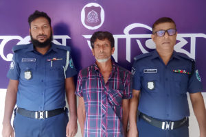 পীরগাছায় স্কুলছাত্রীকে ধর্ষণের অভিযোগে প্রতিবেশী ‘দাদা’ গ্রেপ্তার