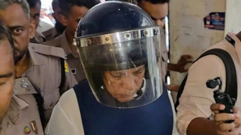 বঙ্গবাজার অগ্নিকাণ্ড সাবেক এমপি আফজাল হোসেনকে গ্রেপ্তার বঙ্গবাজার অগ্নিকাণ্ড: সাবেক এমপি আফজাল হোসেনকে গ্রেপ্তার