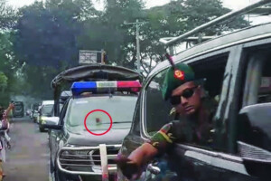 বরিশাল সফরে গাড়িবহরে ইট নিক্ষেপের অভিযোগ