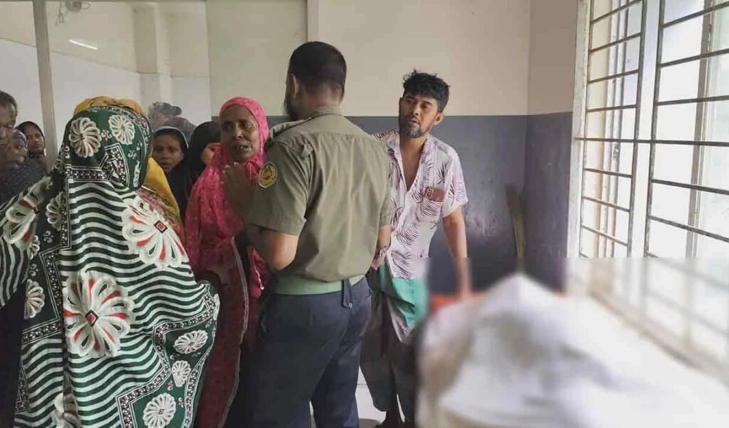 বাজারের নামকরণ ঘিরে দুই গ্রামবাসীর রক্তক্ষয়ী সংঘর্ষ, নিহত ১ ও আহত ২০ 3 বাজারের নামকরণ ঘিরে দুই গ্রামবাসীর রক্তক্ষয়ী সংঘর্ষ, নিহত ১ ও আহত ২০
