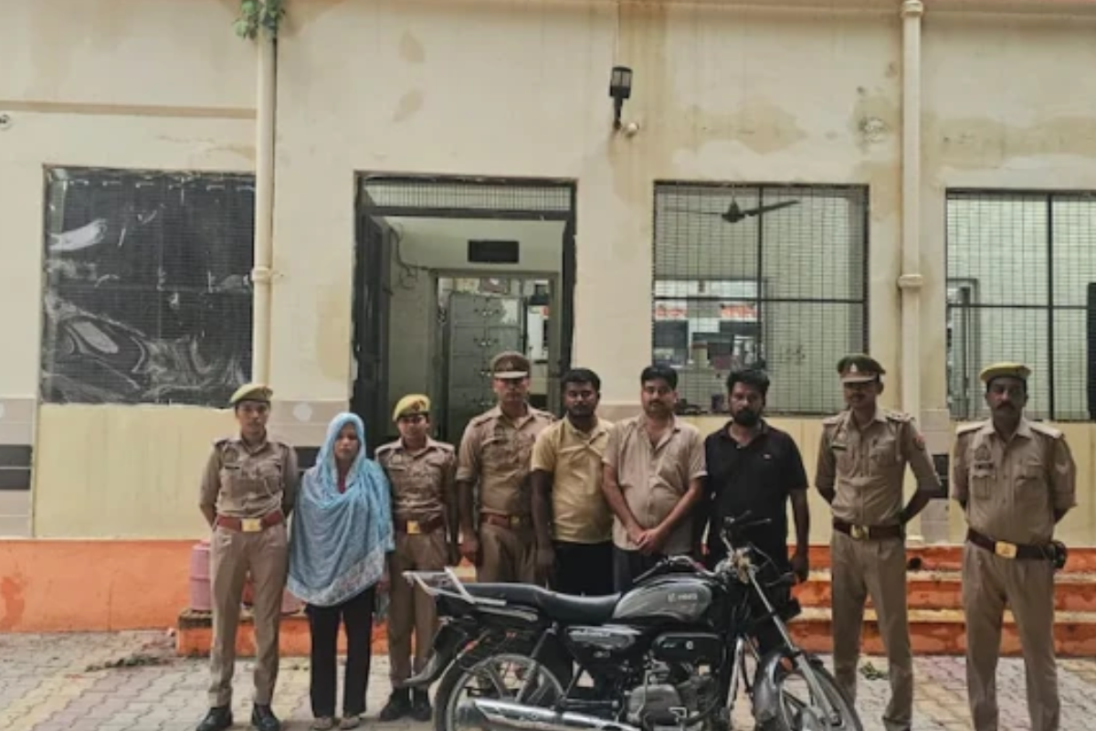বিমার ২০ লাখ রুপি ও পরকীয়ার টানে স্বামীকে সাপের কামড়ে হত্যা