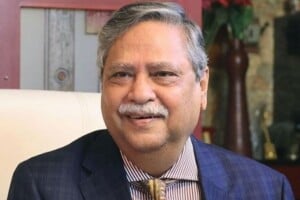 বীরের মৃত্যু একবার, কাপুরুষ মরে বারবার