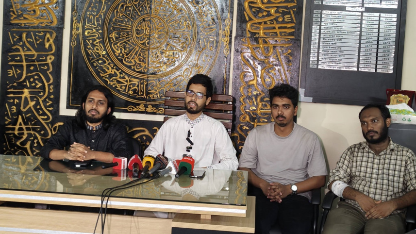 মারধরের খবর প্রকাশে সাংবাদিকদের বিরুদ্ধে ব্যবস্থা নেওয়ার হুমকি রাকসু ভিপির মারধরের খবর প্রকাশে সাংবাদিকদের বিরুদ্ধে ব্যবস্থা নেওয়ার হুমকি রাকসু ভিপির