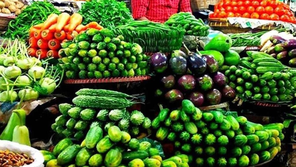 রাজধানীতে সবজির বাজারে আগুন কাঁচা মরিচে কেজি ৪০০ 1 রাজধানীতে সবজির বাজারে আগুন, কাঁচা মরিচে কেজি ৪০০