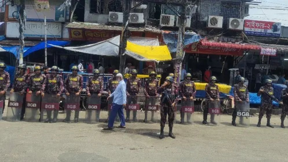 শিক্ষা মন্ত্রণালয় অভিমুখে কর্মসূচি ঘিরে কড়া নিরাপত্তা