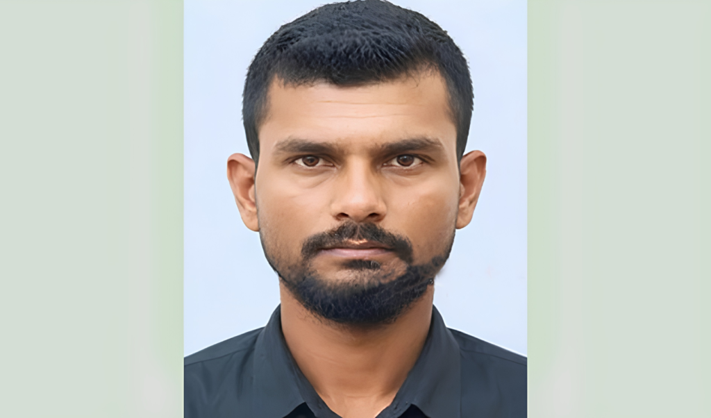 সন্ত্রাসী হামলায় চালক খুন লাশ ট্রাকে নিয়ে মীরসরাইয়ে এলেন হেলপার সন্ত্রাসী হামলায় চালক খুন, লাশ ট্রাকে নিয়ে মীরসরাইয়ে এলেন হেলপার
