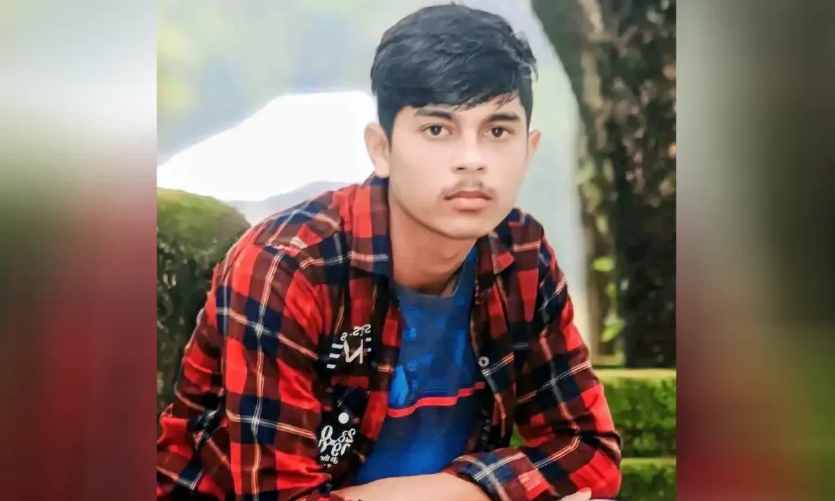 হাওর এক্সপ্রেস থেকে পড়ে গার্মেন্টকর্মীর মর্মান্তিক মৃত্যু