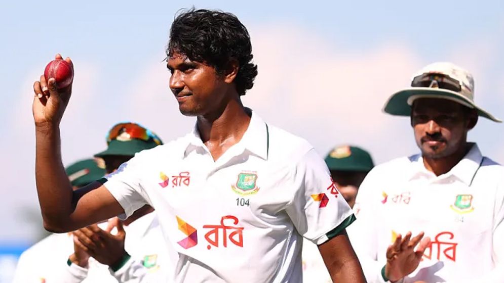 অস্ট্রেলিয়ার মাটিতে হাসানের ঐতিহাসিক ছয় উইকেট অস্ট্রেলিয়ার মাটিতে হাসানের ঐতিহাসিক ছয় উইকেট