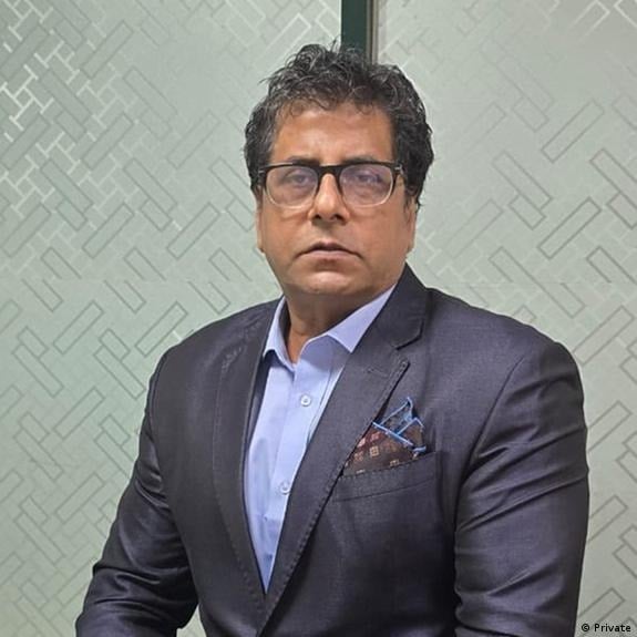 কূটনৈতিক ভাষা নিয়ে আনিস আলমগীরের প্রশ্ন কূটনৈতিক ভাষা নিয়ে আনিস আলমগীরের প্রশ্ন