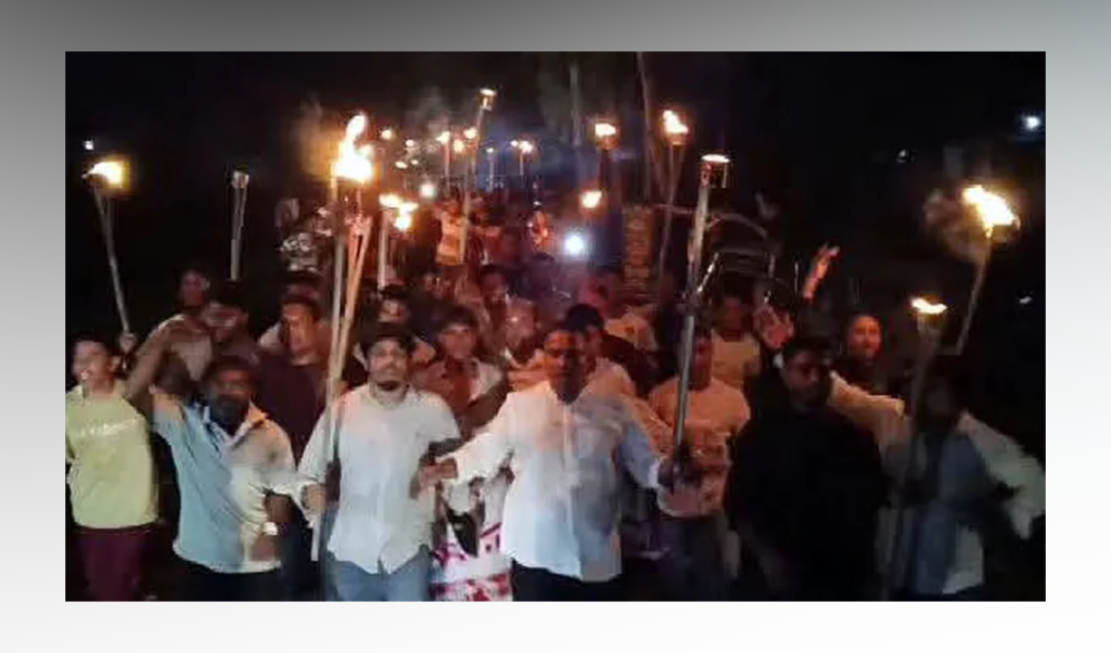 চট্টগ্রামে আওয়ামী লীগের ঝটিকা মশাল মিছিল সামাজিক যোগাযোগমাধ্যমে ভিডিও ভাইরাল চট্টগ্রামে আওয়ামী লীগের ঝটিকা মশাল মিছিল, সামাজিক যোগাযোগমাধ্যমে ভিডিও ভাইরাল