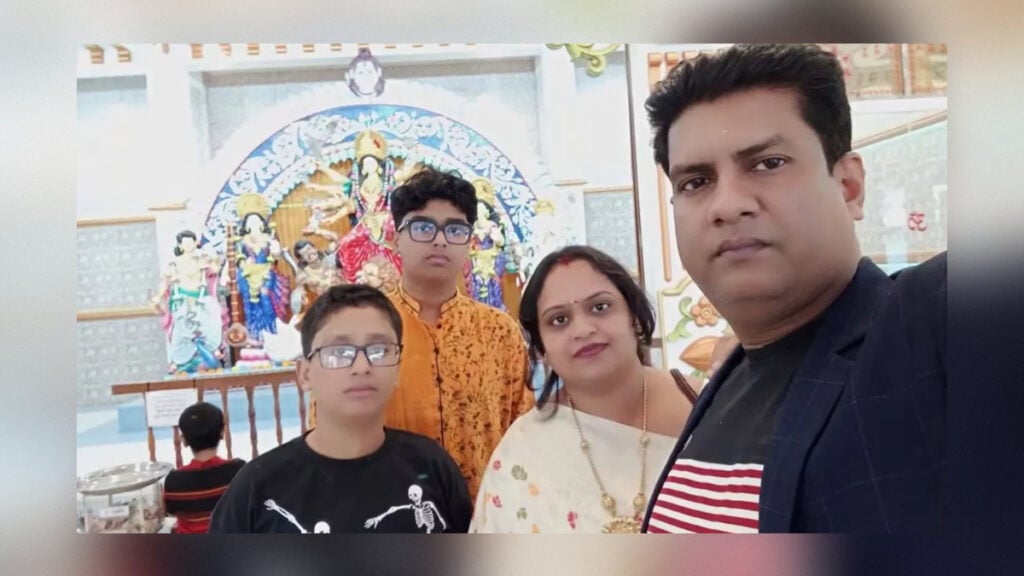 চাঁদপুরে ব্যবসায়ীসহ একই পরিবারের চারজন নিখোঁজ 2 চাঁদপুরে ব্যবসায়ীসহ একই পরিবারের চারজন নিখোঁজ