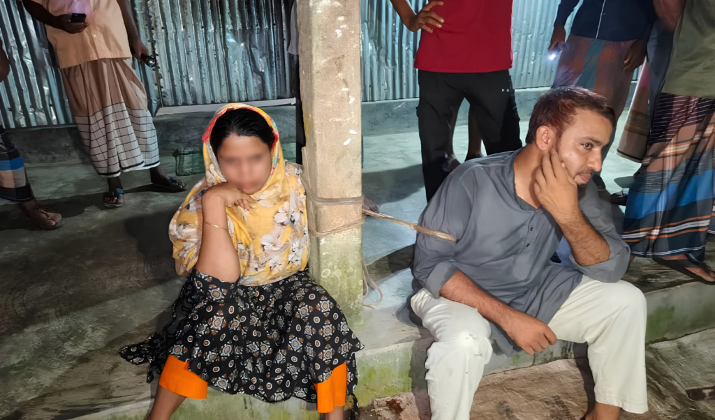 চার স্ত্রীর পর আরেক নারীর ঘরে আটক জামায়াতের সমর্থক চার স্ত্রীর পর আরেক নারীর ঘরে আটক জামায়াতের সমর্থক
