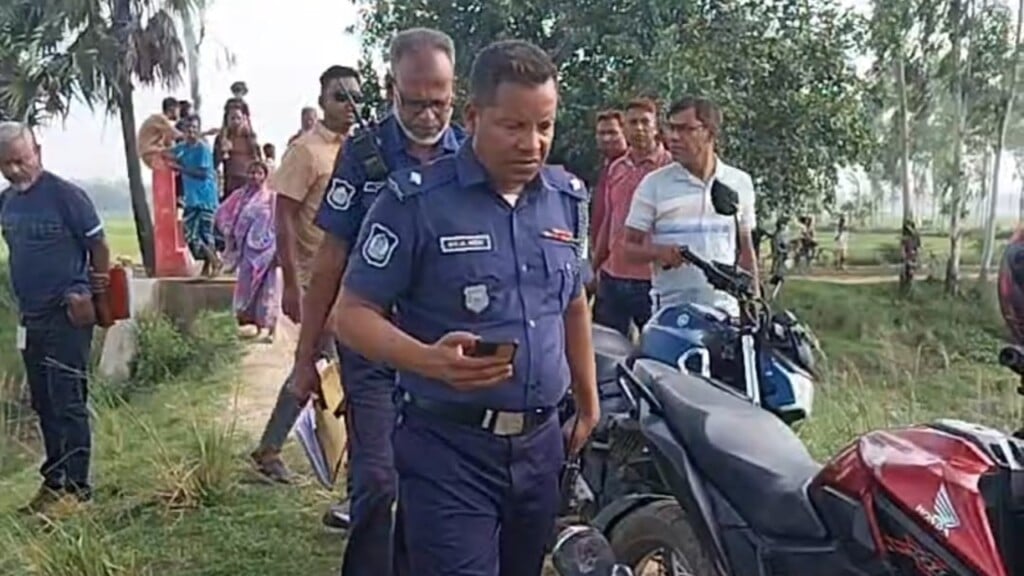 চোর সন্দেহে দুই যুবককে নির্যাতন একজনের মৃত্যু চোর সন্দেহে দুই যুবককে নির্যাতন, একজনের মৃত্যু