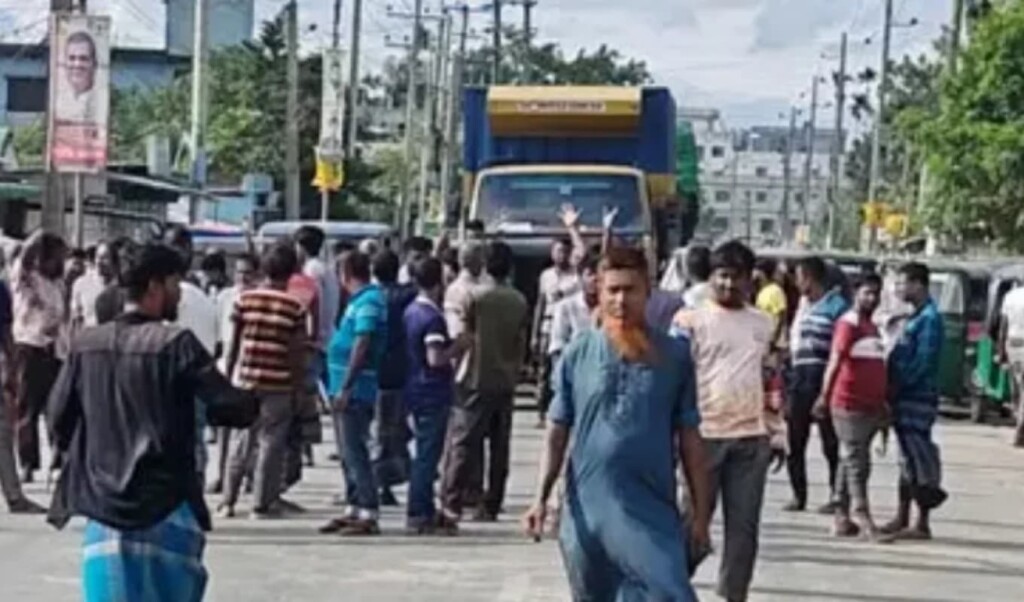 জামালপুরে গ্যাস সংকটে মহাসড়ক অবরোধ: থমকে গেল যান চলাচল 4 জামালপুরে গ্যাস সংকটে মহাসড়ক অবরোধ থমকে গেল যান চলাচল