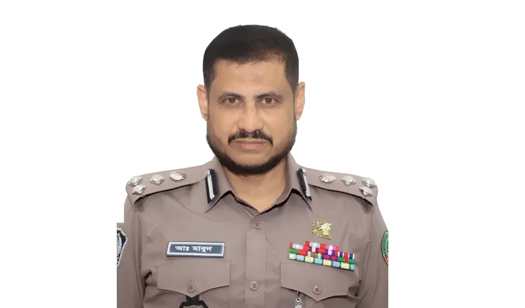 শিক্ষক হত্যাকাণ্ডের তদন্তে বিতর্কের মধ্যেই রংপুরের পুলিশ কমিশনার মাবুদকে সরাল সরকার