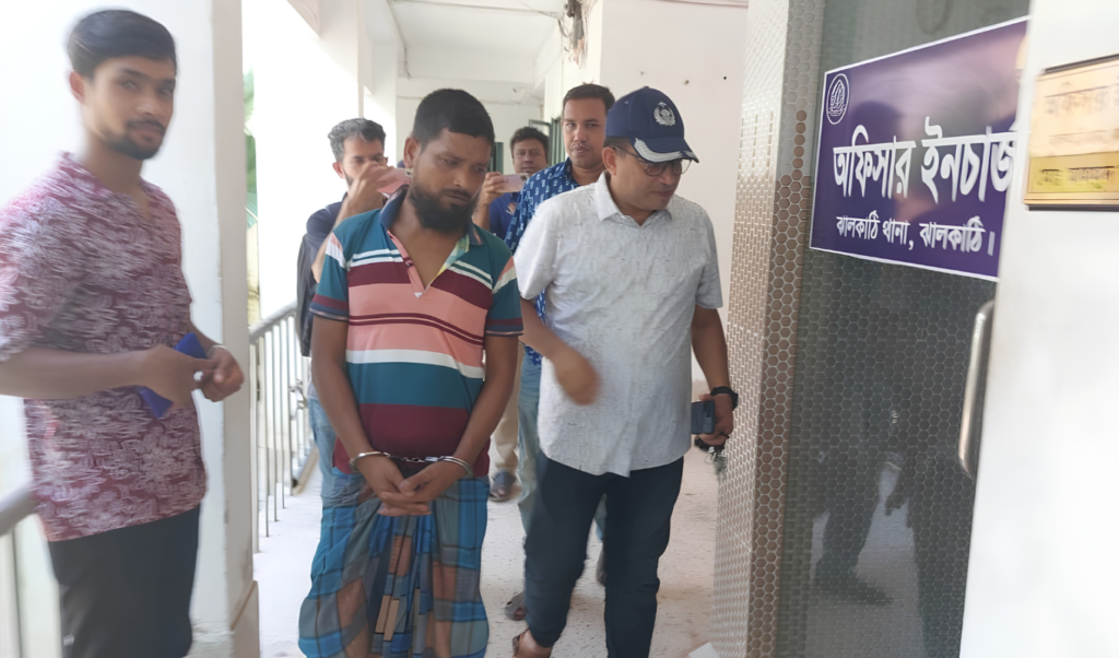 ঝালকাঠিতে হাসপাতাল থেকে ডেকে নিয়ে নারীকে সংঘবদ্ধ ধর্ষণের অভিযোগ ঝালকাঠিতে হাসপাতাল থেকে ডেকে নিয়ে নারীকে সংঘবদ্ধ ধর্ষণের অভিযোগ