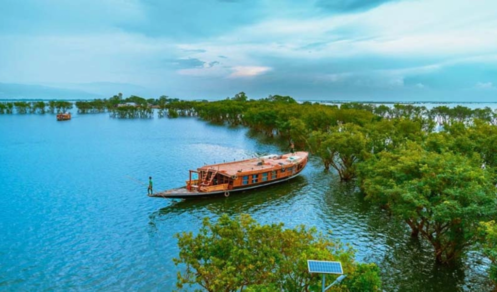 টাঙ্গুয়ার হাওরে পর্যটক ও হাউসবোট প্রবেশে অনির্দিষ্টকালের নিষেধাজ্ঞা টাঙ্গুয়ার হাওরে পর্যটক ও হাউসবোট প্রবেশে অনির্দিষ্টকালের নিষেধাজ্ঞা