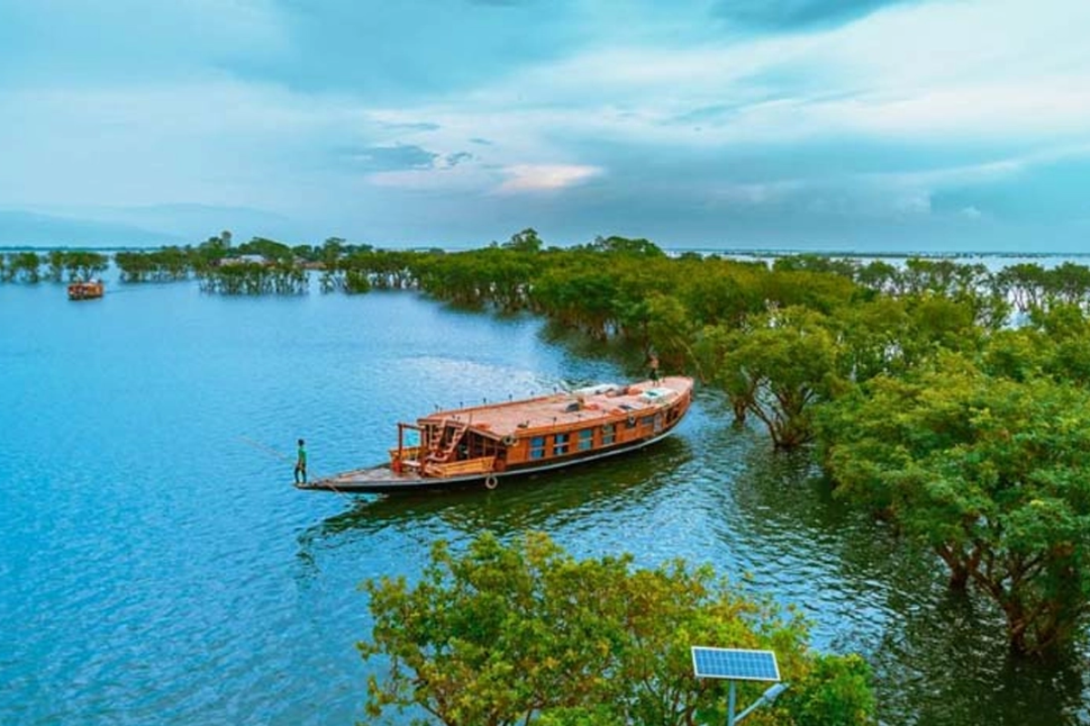 টাঙ্গুয়ার হাওরে পর্যটক ও হাউসবোট প্রবেশে অনির্দিষ্টকালের নিষেধাজ্ঞা