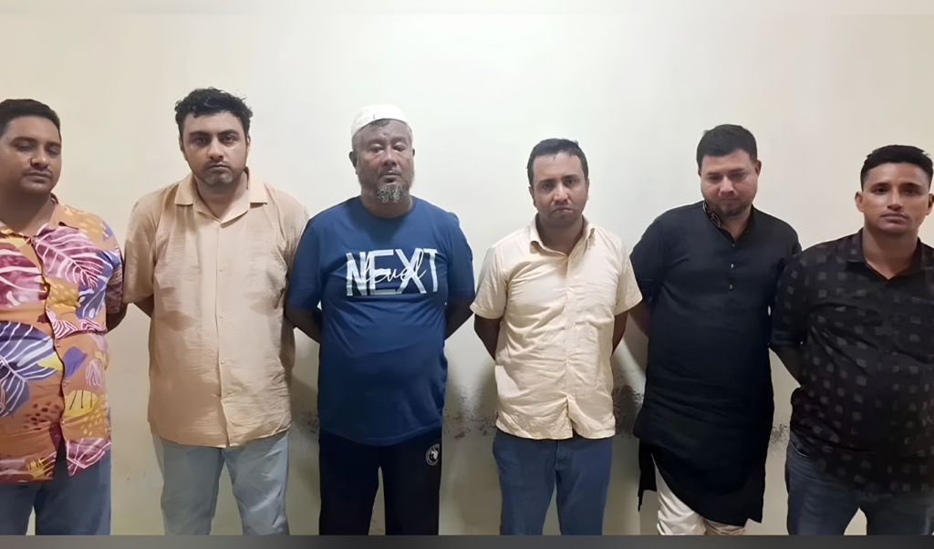 ঢাকায় গোপন বৈঠককালে যশোর জেলা আওয়ামী লীগের ৬ নেতা আটক ঢাকা থেকে যশোর জেলা আওয়ামী লীগের ৬ নেতা আটক