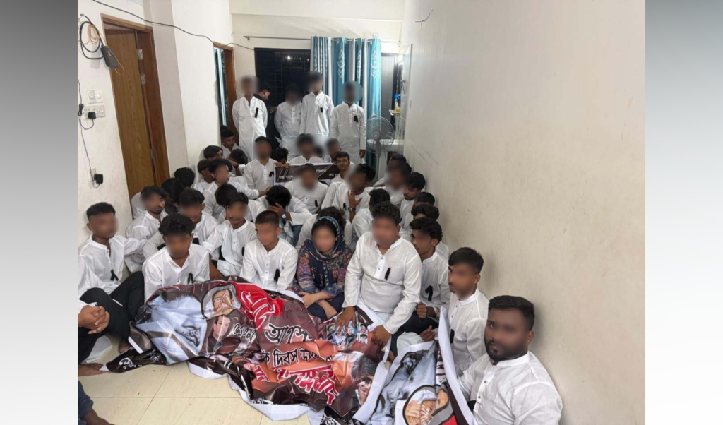 ঢাকায় শোক পালনের প্রস্তুতিকালে আওয়ামী লীগের ৫৩ নেতাকর্মী আটক ঢাকায় শোক পালনের প্রস্তুতিকালে আওয়ামী লীগের ৫৩ নেতাকর্মী আটক