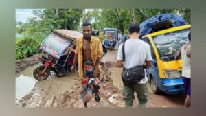 তিন মাসেই ভেঙে গেল ৩৬ লাখের সড়ক