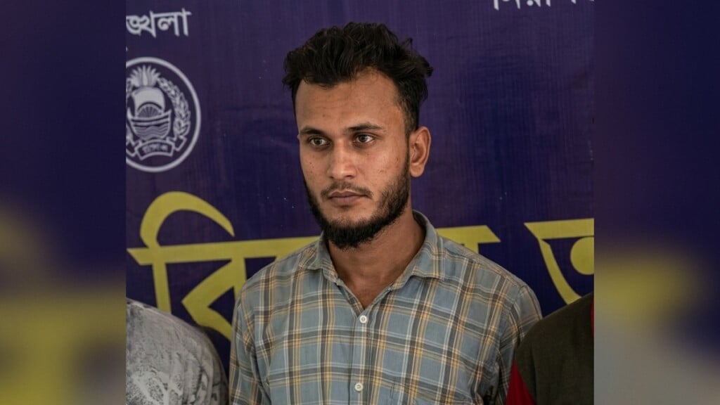 দোয়ারাবাজারে শিশুকে ধর্ষণের অভিযোগে যুবক গ্রেপ্তার 1 দোয়ারাবাজারে শিশুকে বলাৎকারের অভিযোগে জামায়াত সমর্থক গ্রেপ্তার