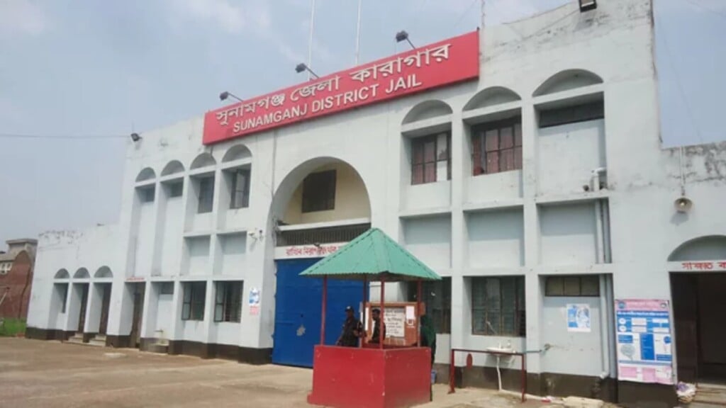 ধর্ষণের অভিযোগে মসজিদের ইমাম গ্রেফতার 4 ধর্ষণের অভিযোগে মসজিদের ইমাম গ্রেফতার