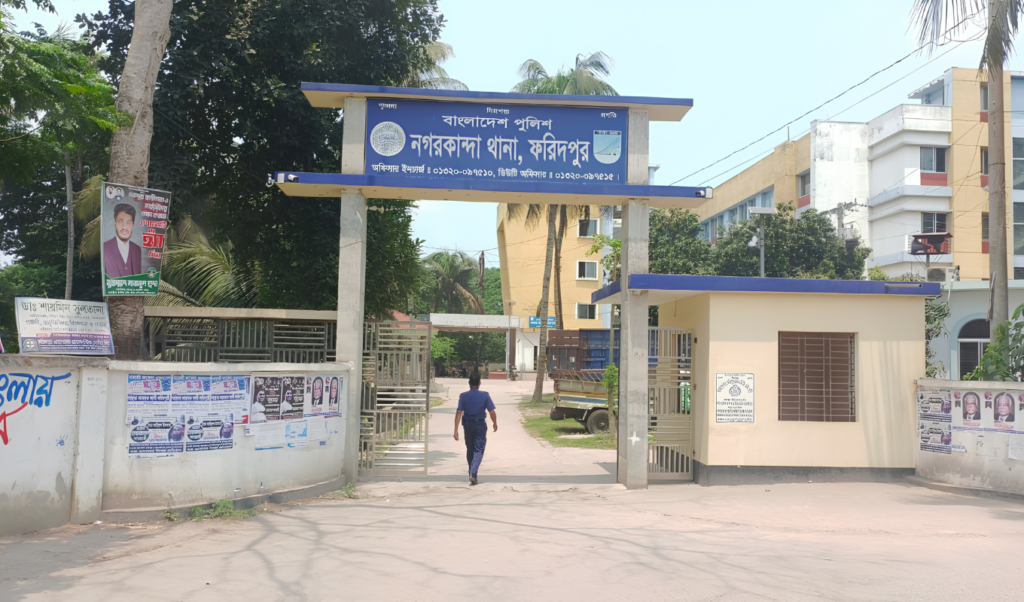 নগরকান্দায় শিশু মাহমুদার লাশ উদ্ধার ধর্ষণ ও হত্যার অভিযোগ পরিবারের নগরকান্দায় শিশু মাহমুদার লাশ উদ্ধার: ধর্ষণ ও হত্যার অভিযোগ পরিবারের