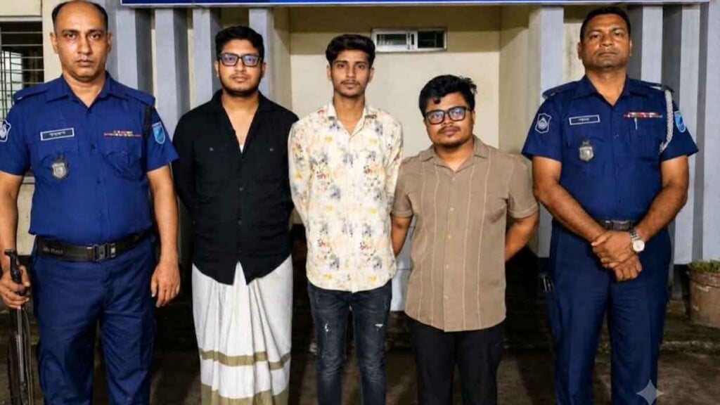 নরসিংদীতে ছাত্রলীগের তিন নেতা গ্রেফতার নরসিংদীতে ছাত্রলীগের ৩ নেতা গ্রেফতার