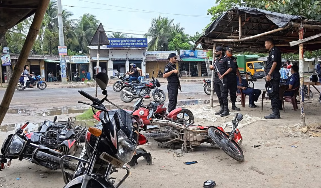 নাটোরে বাস কাউন্টারে আধিপত্য বিস্তারকে কেন্দ্র করে বিএনপির দুই পক্ষে সংঘর্ষ, আহত ৭