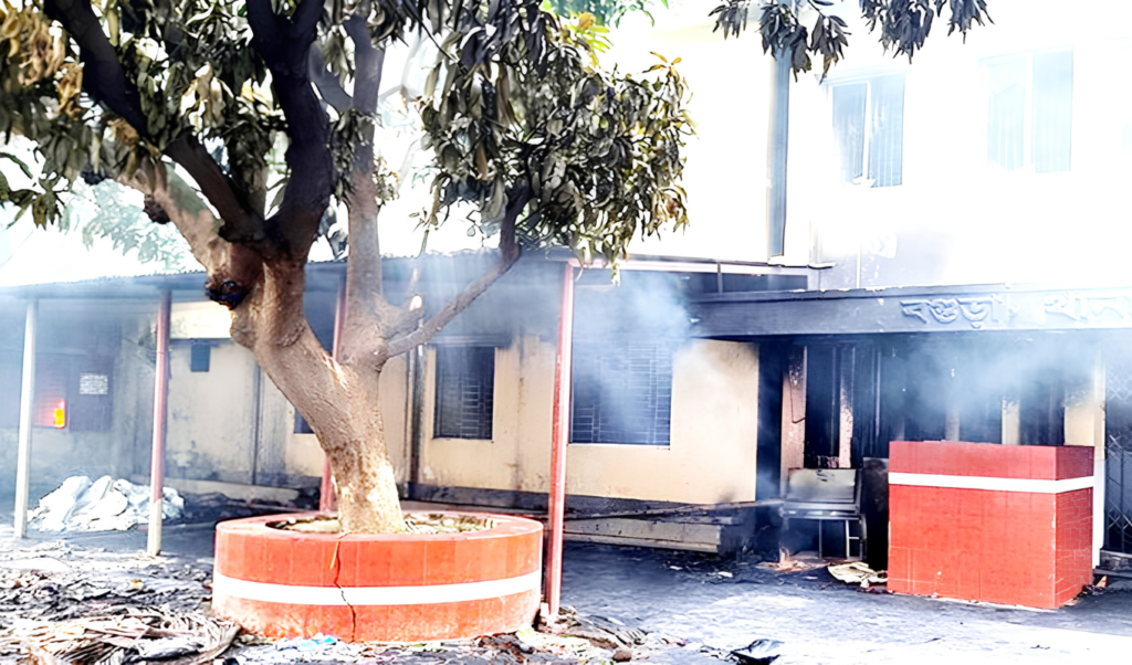 বগুড়া সদর থানার ৩৯ অস্ত্র লুট দুই বছরেও নিখোঁজ ২২ বগুড়া সদর থানার ৩৯ অস্ত্র লুট, দুই বছরেও নিখোঁজ ২২