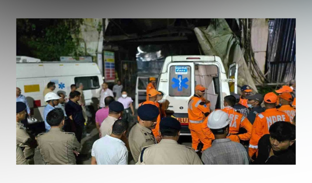 ভারতে টানেলে কাদা পানি ঢুকে ৭ শ্রমিকের মৃত্যু আটকে অন্তত ৩ ভারতে টানেলে কাদা-পানি ঢুকে ৭ শ্রমিকের মৃত্যু, আটকে অন্তত ৩