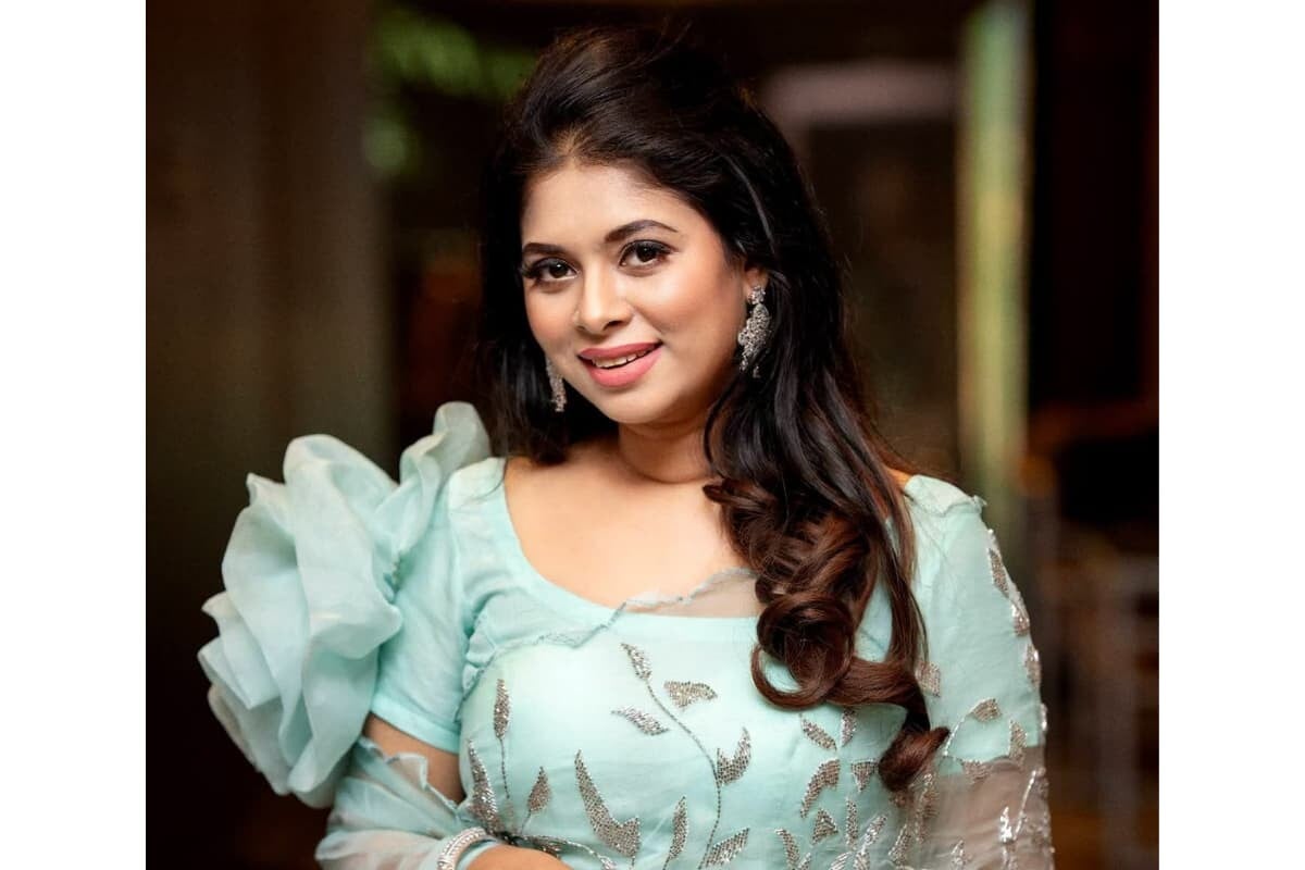 মঞ্চ থেকে হৃদয়ে: শিল্পী লুইপার জন্মদিনে আন্তরিক অভিনন্দন