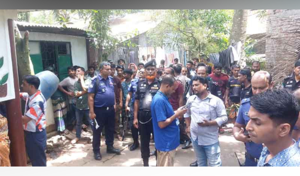মাদারীপুরে মহিলা মাদ্রাসায় ককটেল বিস্ফোরণ চার শিশু শিক্ষার্থী আহত মাদারীপুরে মহিলা মাদ্রাসায় ককটেল বিস্ফোরণ, চার শিশু শিক্ষার্থী আহত