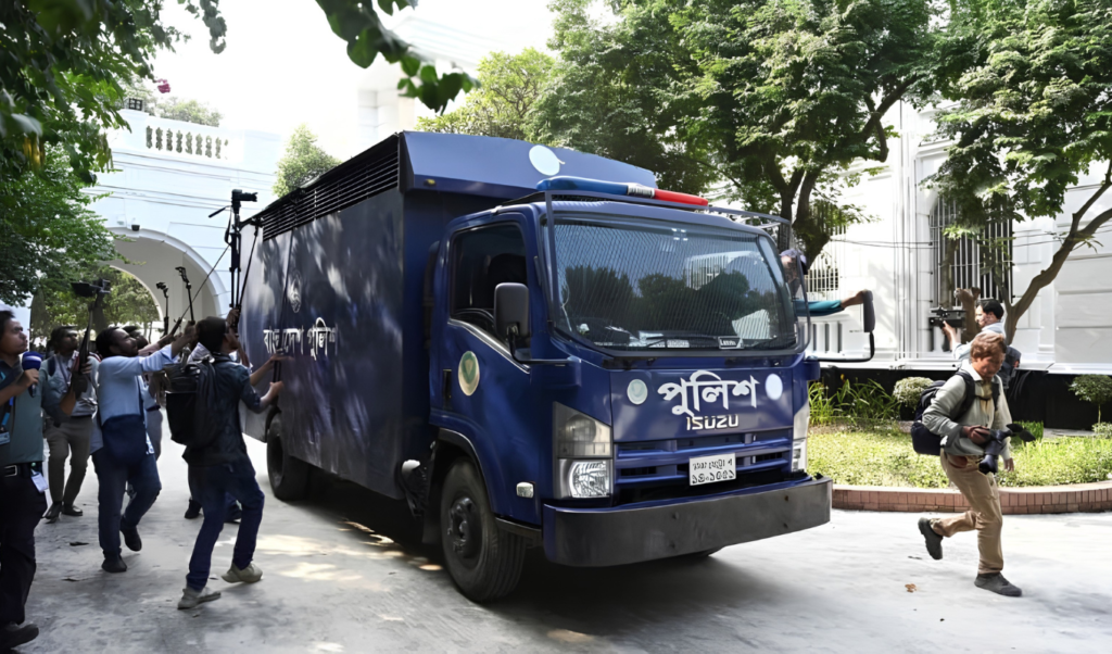 রাজনৈতিক প্রতিপক্ষকে অনির্দিষ্টকাল বিনাবিচারে আটকে রাখা বন্ধের আহ্বান এইচআরডব্লিউর 3 রাজনৈতিক প্রতিপক্ষকে অনির্দিষ্টকাল বিনাবিচারে আটকে রাখা বন্ধের আহ্বান এইচআরডব্লিউর