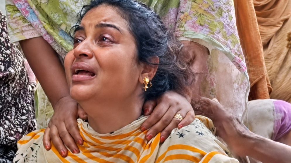 শহীদ মিনারে কিশোরের ঝুলন্ত লাশ রহস্যে মৃত্যু শহীদ মিনারে কিশোরের ঝুলন্ত লাশ, রহস্যে মৃত্যু
