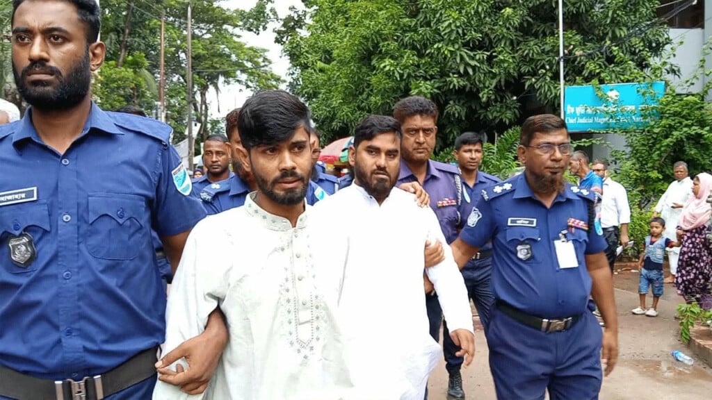 শিক্ষার্থী হত্যায় তিন ছিনতাইকারীর মৃত্যুদণ্ড শিক্ষার্থী হত্যায় তিন ছিনতাইকারীর মৃত্যুদণ্ড