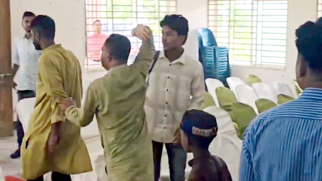 সংবর্ধনা অনুষ্ঠানে জুলাই যোদ্ধা লাঞ্ছনার অভিযোগ